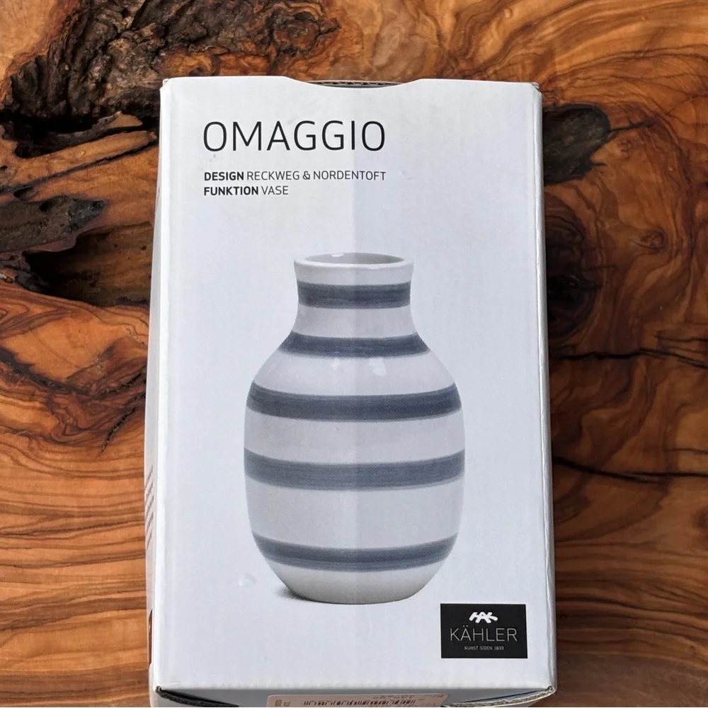 NIB Kahler Danish Omaggio Ceramic Vase